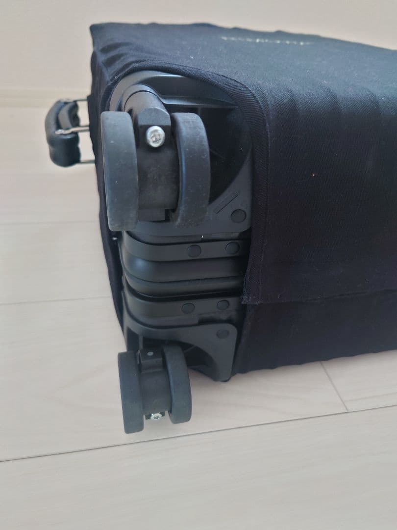 RIMOWA x FENDI ブラックキャリーケース