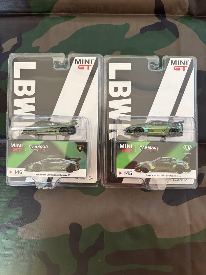 MiNiGT リバティーウォーク　ウラカン　GT-R マジックグリーン　2台