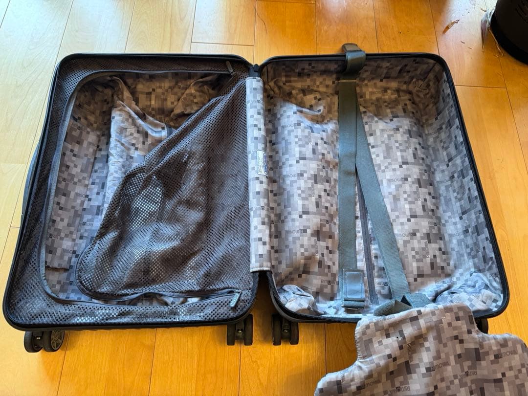 リモワ　サルサキャリー