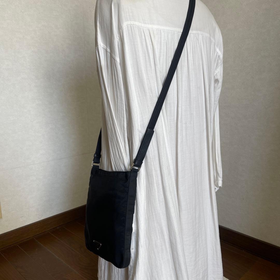 ◇ 良品 PRADAプラダ ショルダーバッグ サコッシュ ナイロン ブラック ◇