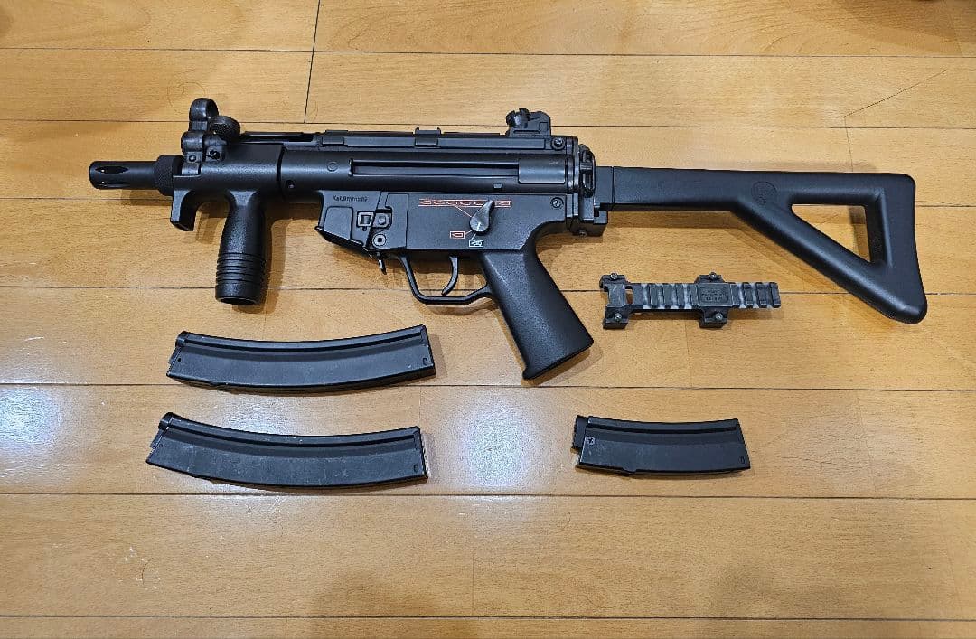 東京マルイ　MP5K　専用レール、マガジン3本付き