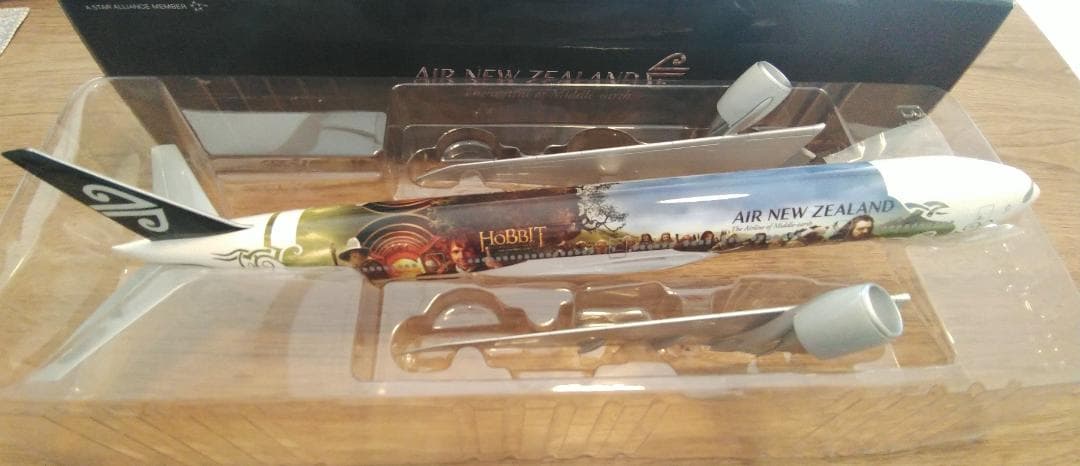 ニュージーランド航空 777-300ER 1/200 ホビット限定バージョン