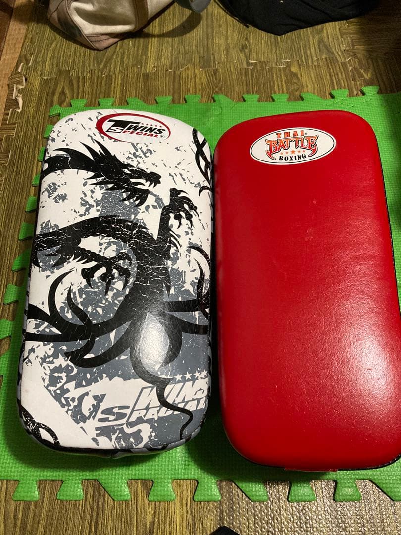 最終価格TWINS SPECIAL 、タイバトルボクシング本革キックミット