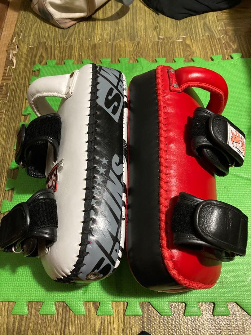 最終価格TWINS SPECIAL 、タイバトルボクシング本革キックミット