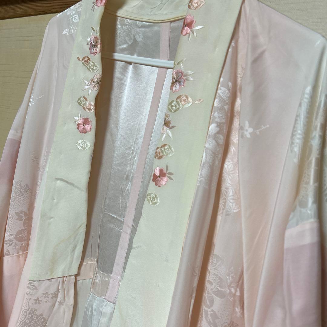 ♡大人おしゃれ！黒地に雪輪模様のお振袖♡