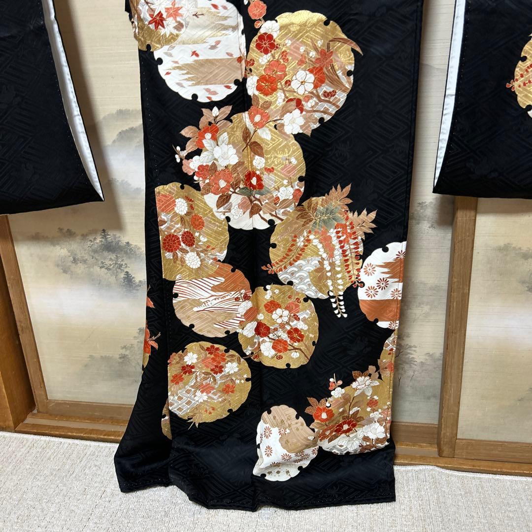 ♡大人おしゃれ！黒地に雪輪模様のお振袖♡