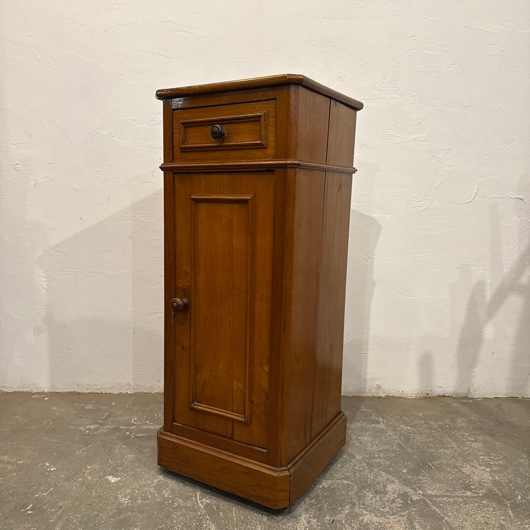 ビンテージ　サイドテーブル　ベッドサイドテーブル　フランス