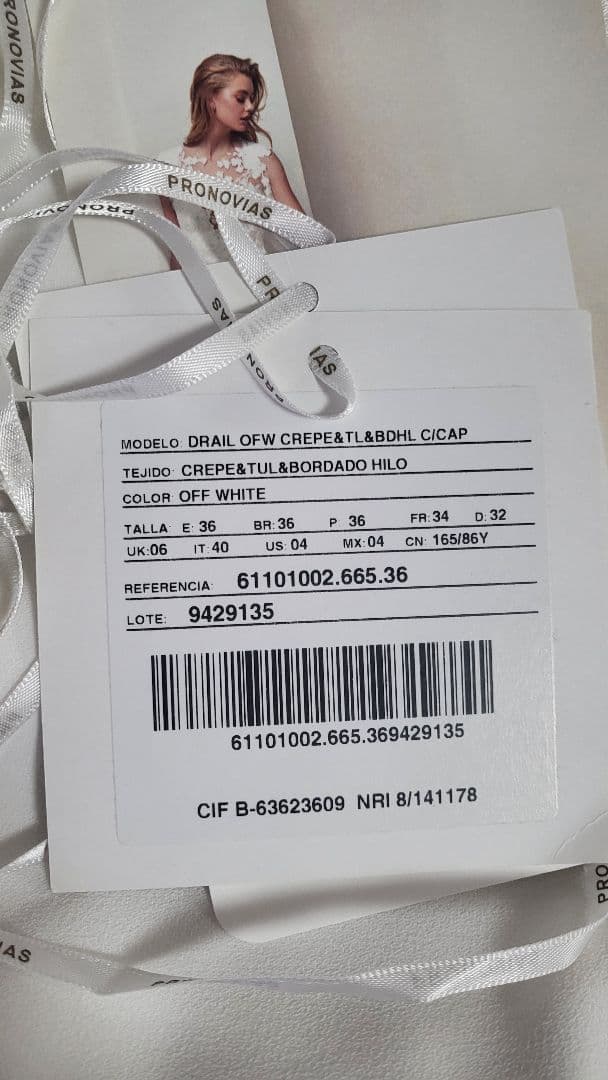 PRONOVIAS ✾ DRAIL 7-9号 マント有