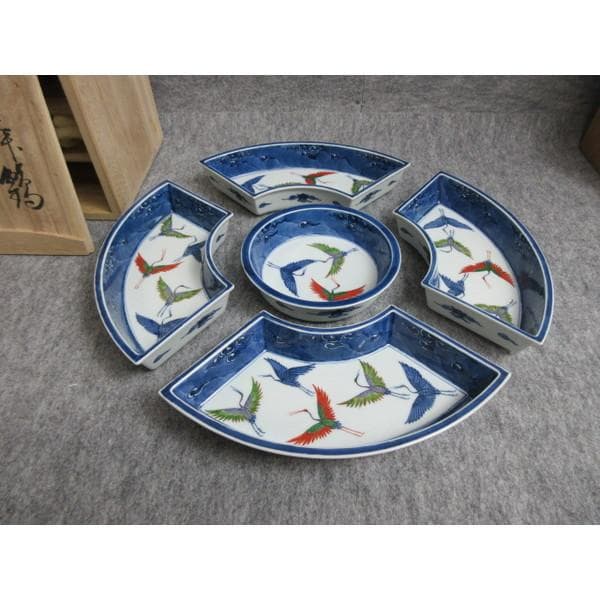 有田焼是木米窯源右衛門作染錦舞鶴文組皿共箱付き [B27255]