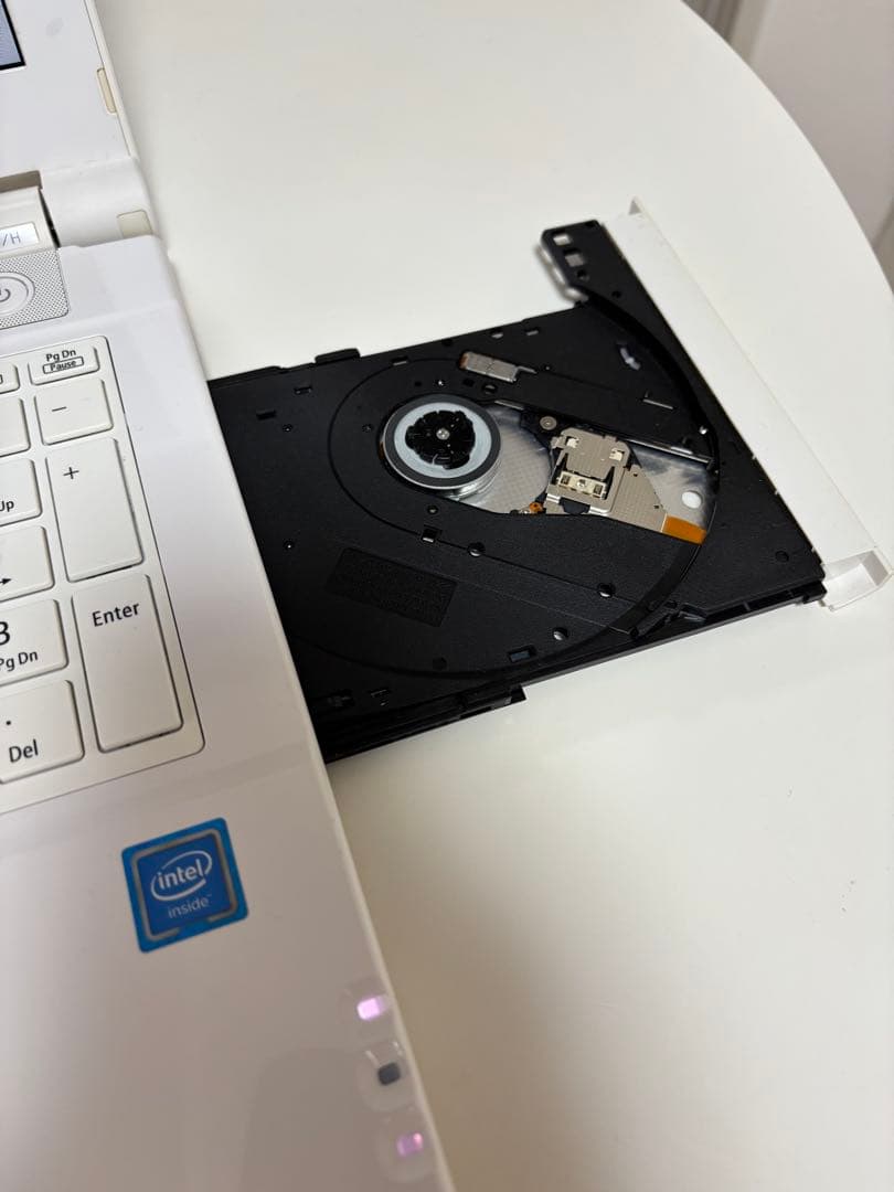 NEC LaVie ホワイトノートPC