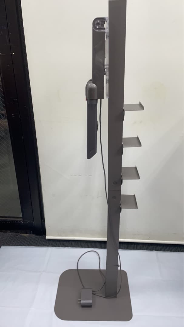 ★中古格安！ダイソンSV12 コードレスクリーナー スタンド付き