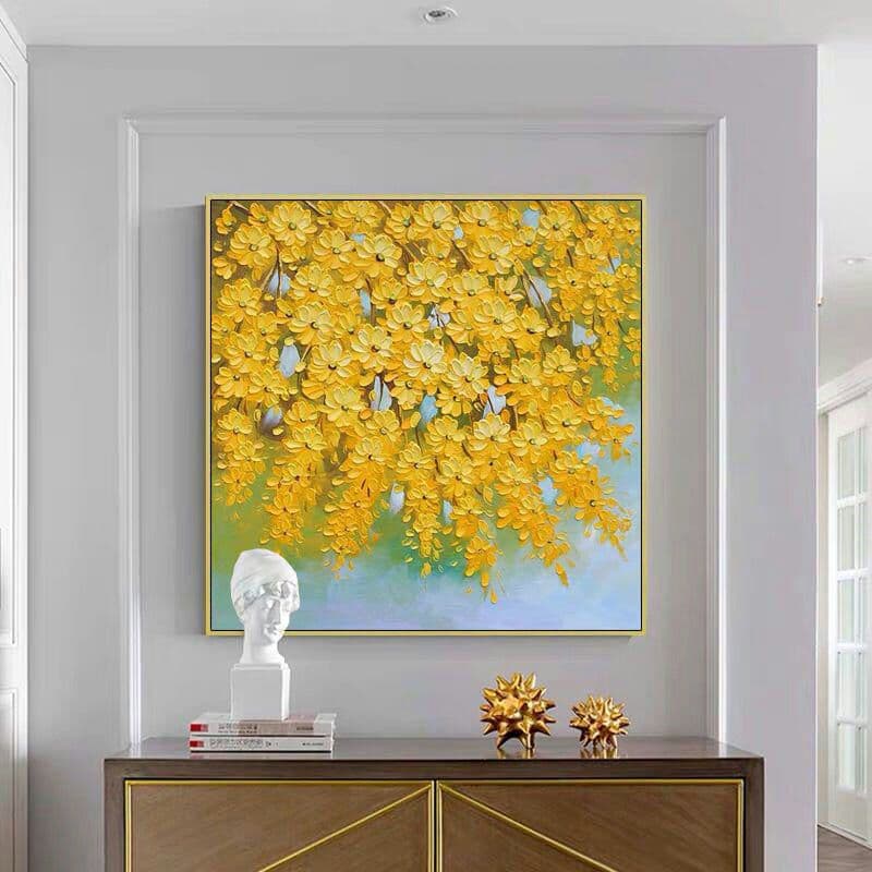 玄関の壁画をリビングに飾って、手描きの油絵を描いています。