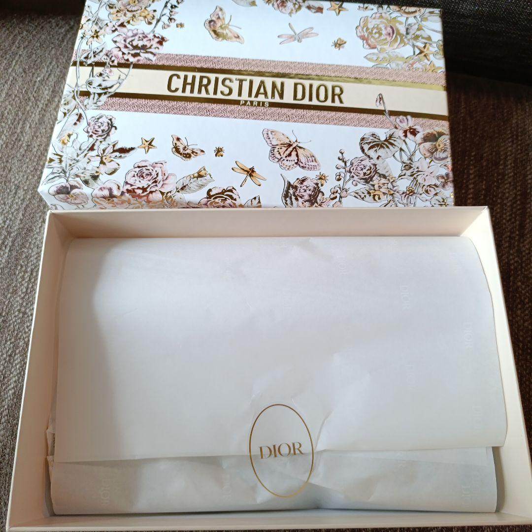 Diorマザーズデイ ディオールオリジナルポーチ　刺繍ポーチ　ノベルティ