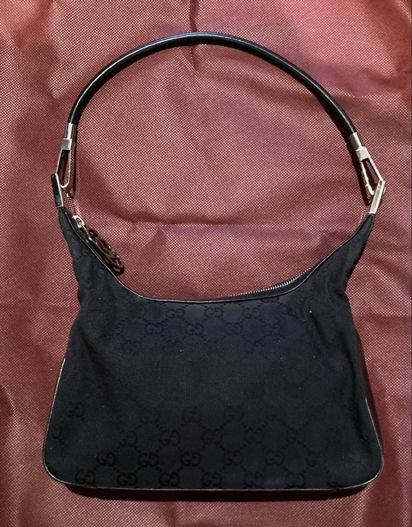 Gucci ブラック ショルダーバッグ