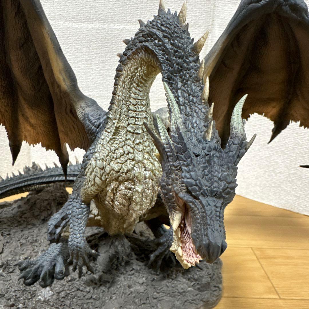 【黒龍　ミラボレアス】モンスターハンター CFB フィギュア