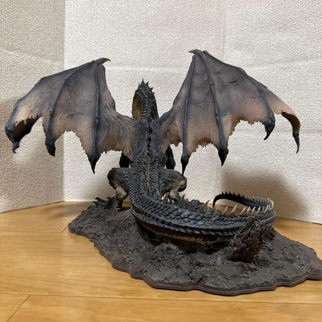 【黒龍　ミラボレアス】モンスターハンター CFB フィギュア