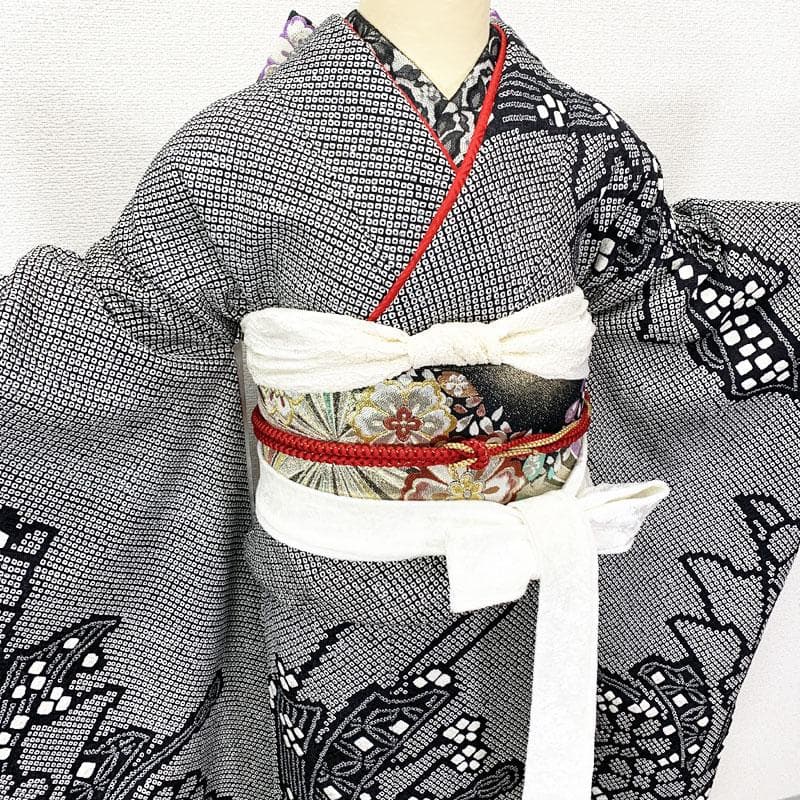 507z36☆振袖 総絞り 身幅広め 金駒刺繍 束ね熨斗 黒☆美品 成人式結婚式