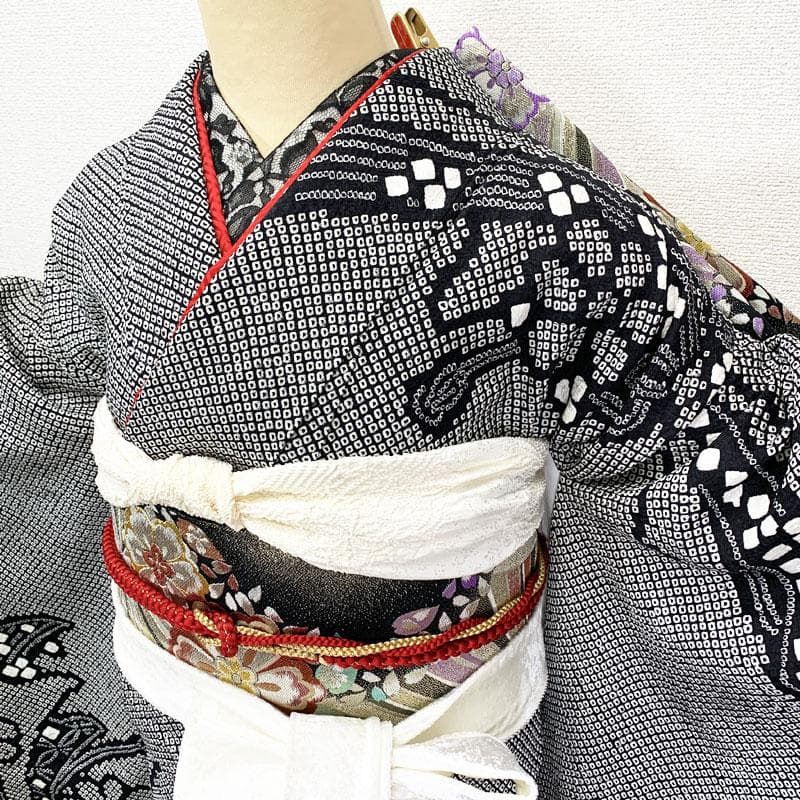 507z36☆振袖 総絞り 身幅広め 金駒刺繍 束ね熨斗 黒☆美品 成人式結婚式