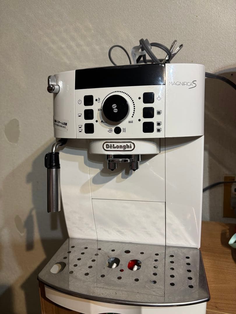 デロンギ　ECAM22112 白　MAGNIFICAS コーヒーメーカー