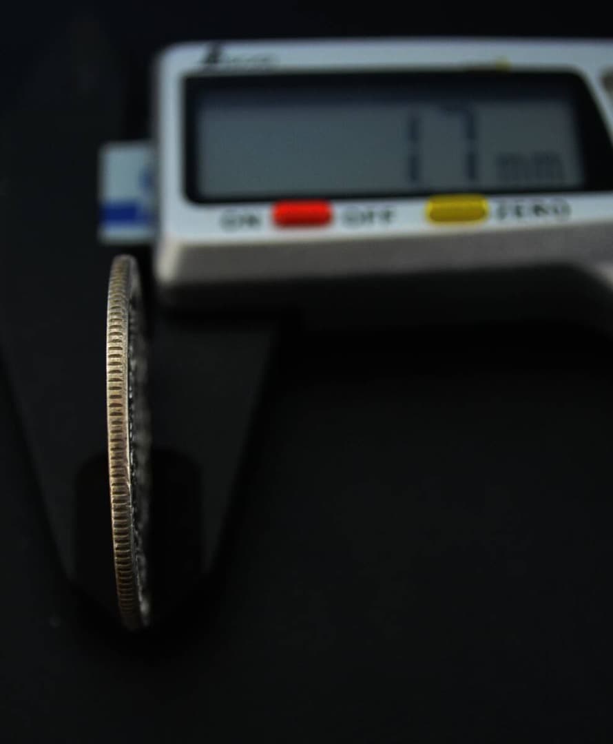 古銭　1907年　宣統元宝 庫平三銭六分 雲南省造 銀貨 アンティーク