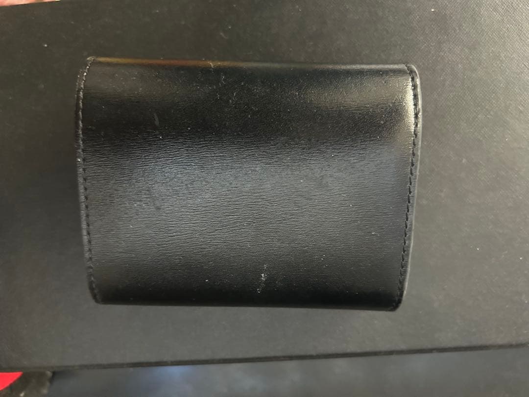 CELINEの三つ折り財布です