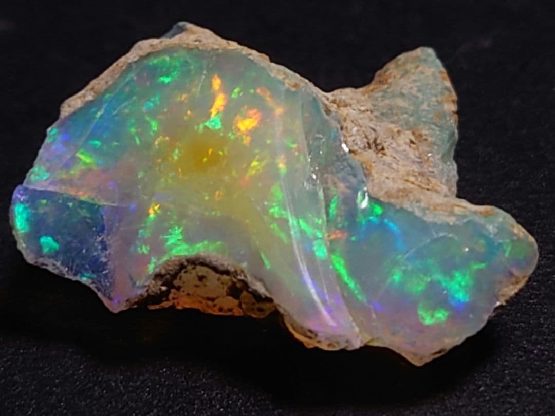 エチオピア　オパール　プレシャスオパール　原石 ジュエリー　高品質　青　ウェロ産