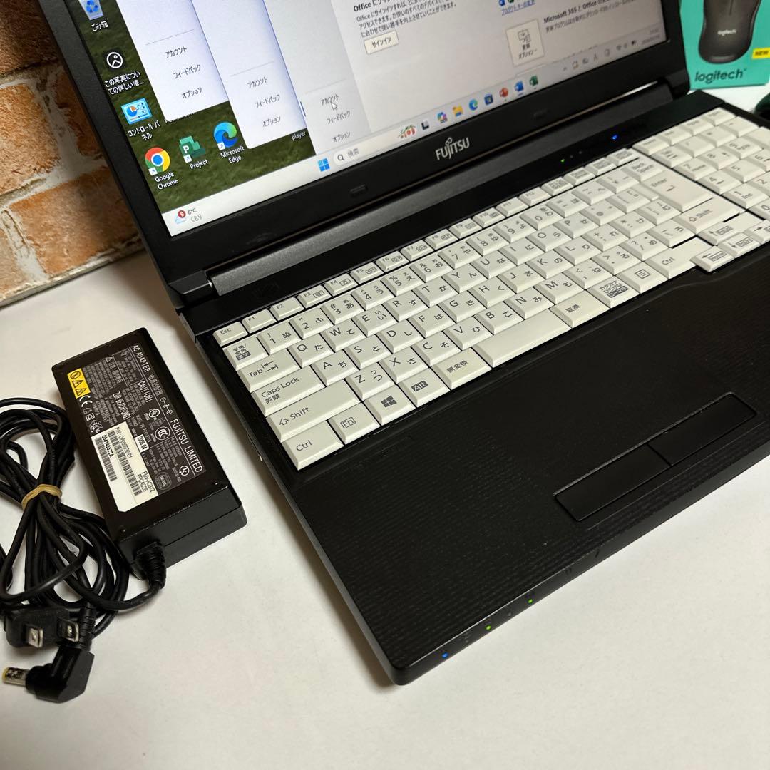 美品富士通ノート PC Corei5 SSD256GB Win11 オフィス付き