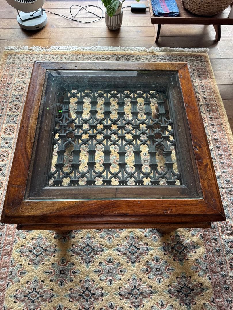 インド製木製ガラストップテーブル