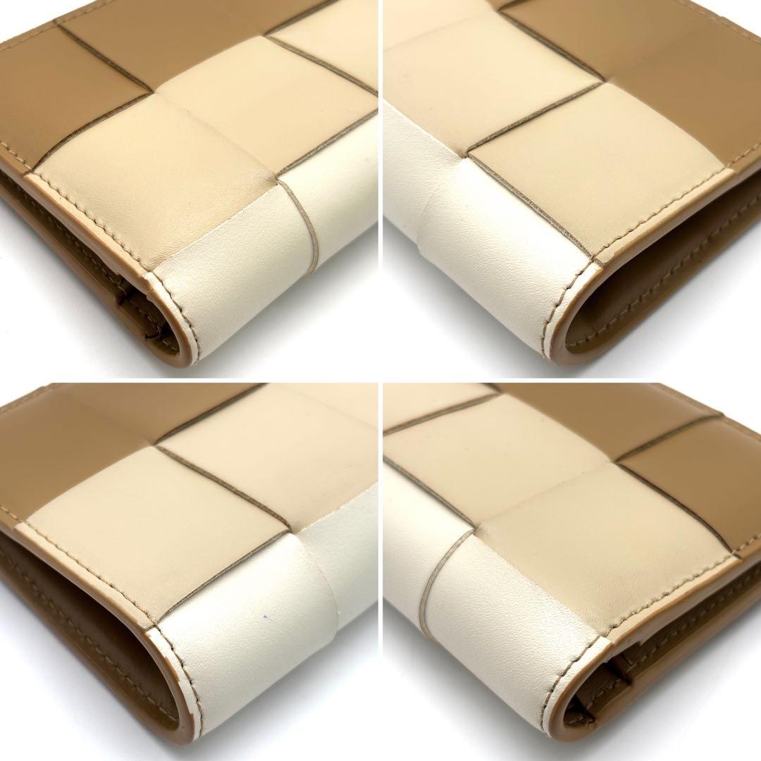 未使用級・日本限定色 ボッテガヴェネタ 二つ折り財布 カセット マキシイントレ