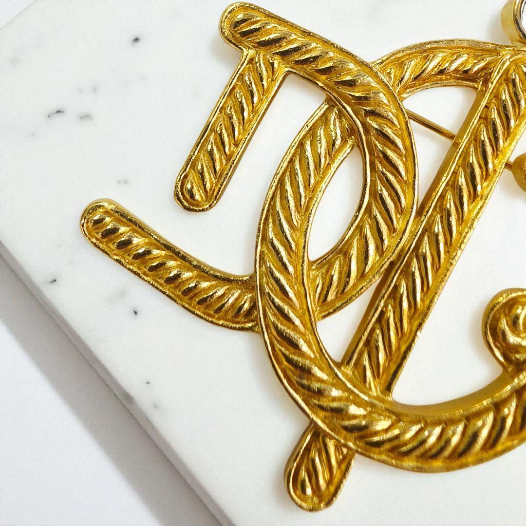 Christian Dior ディオール ロープ ロゴ ゴールド ブローチ