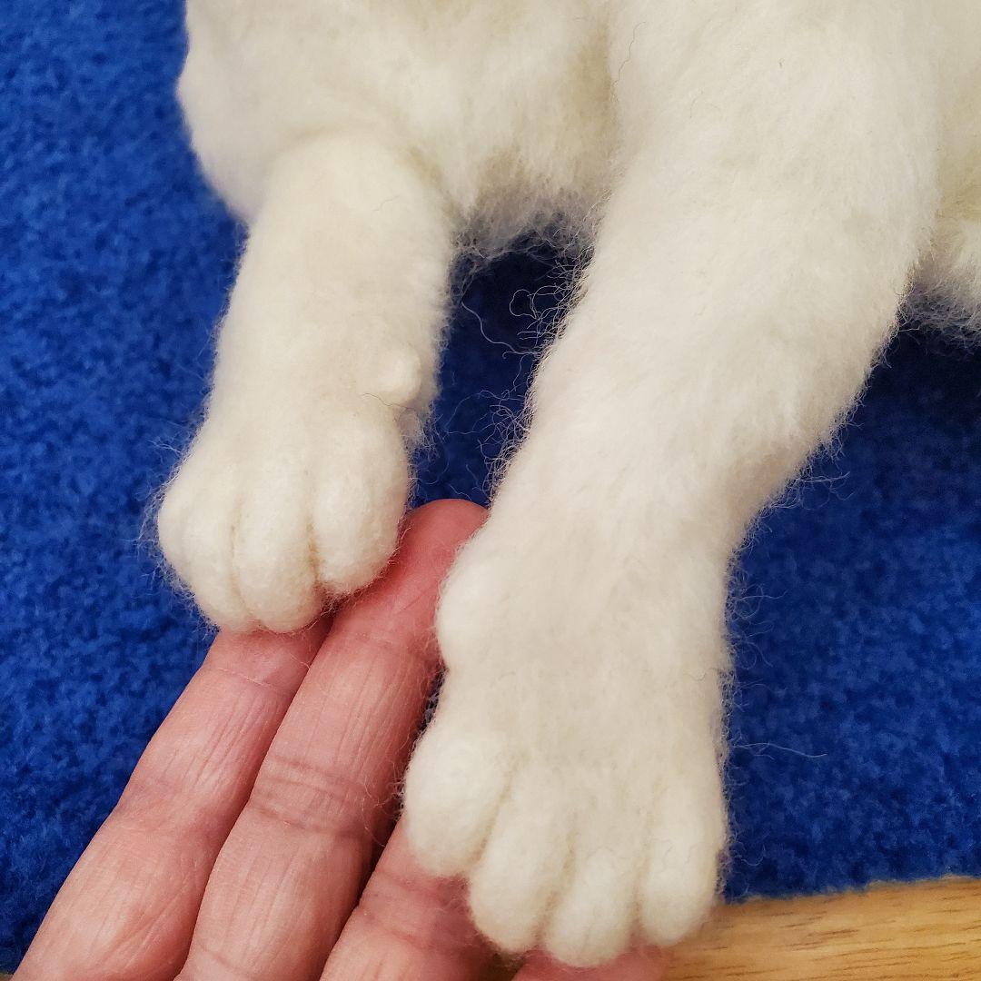 羊毛フェルト猫　 白トビキジ
