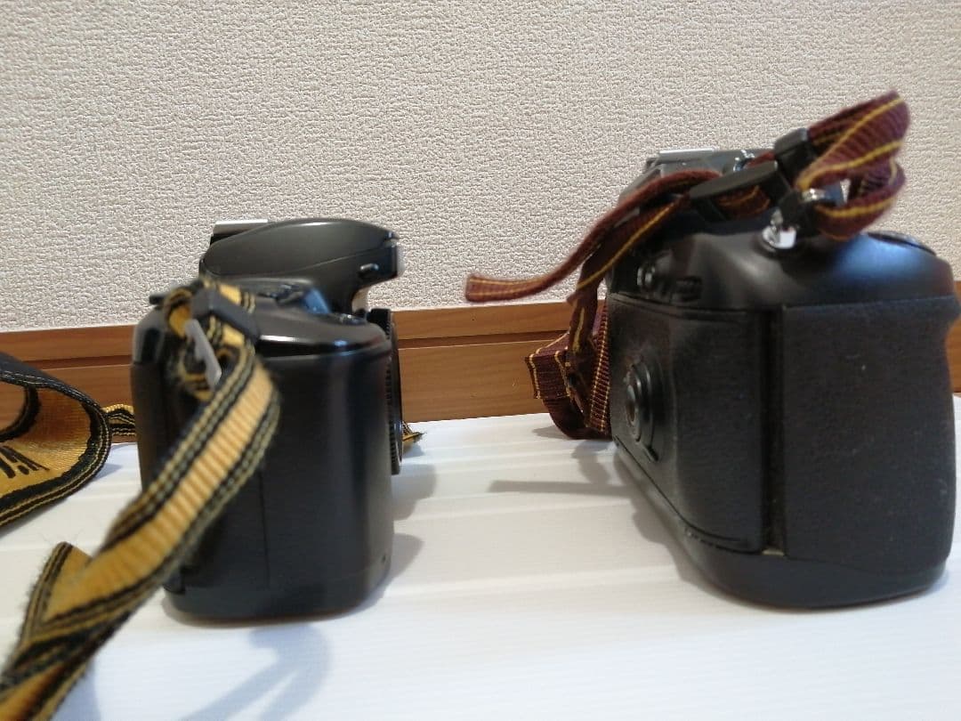 Nikon F100と NikonF601−Q フィルム一眼カメラ