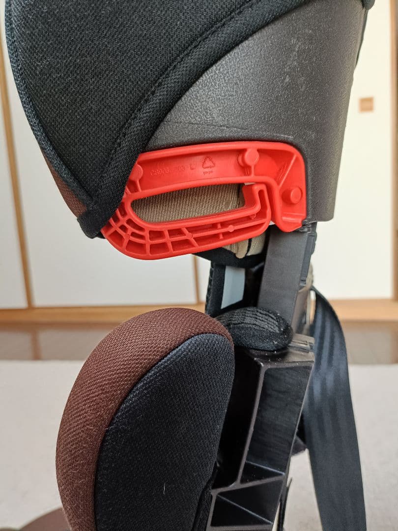 日本育児 トラベルベスト EC Fix ISOFIX ジュニアシート