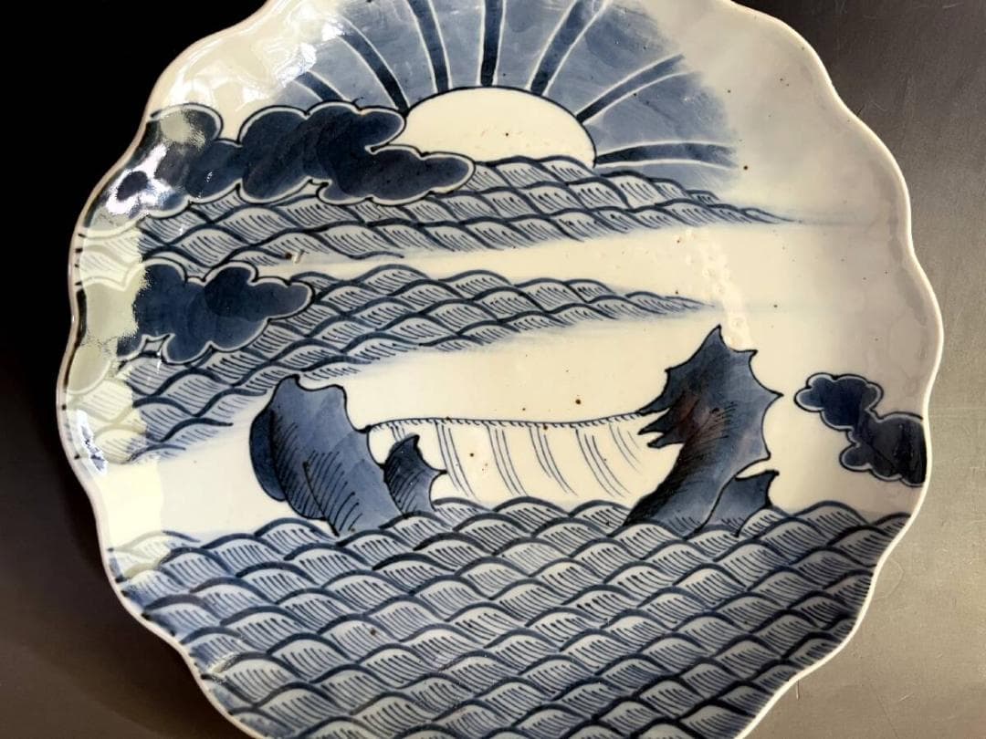 大皿■青海波 日の出 染付夫婦岩 花弁型皿(明治～大正期)古伊万里 時代物 骨董