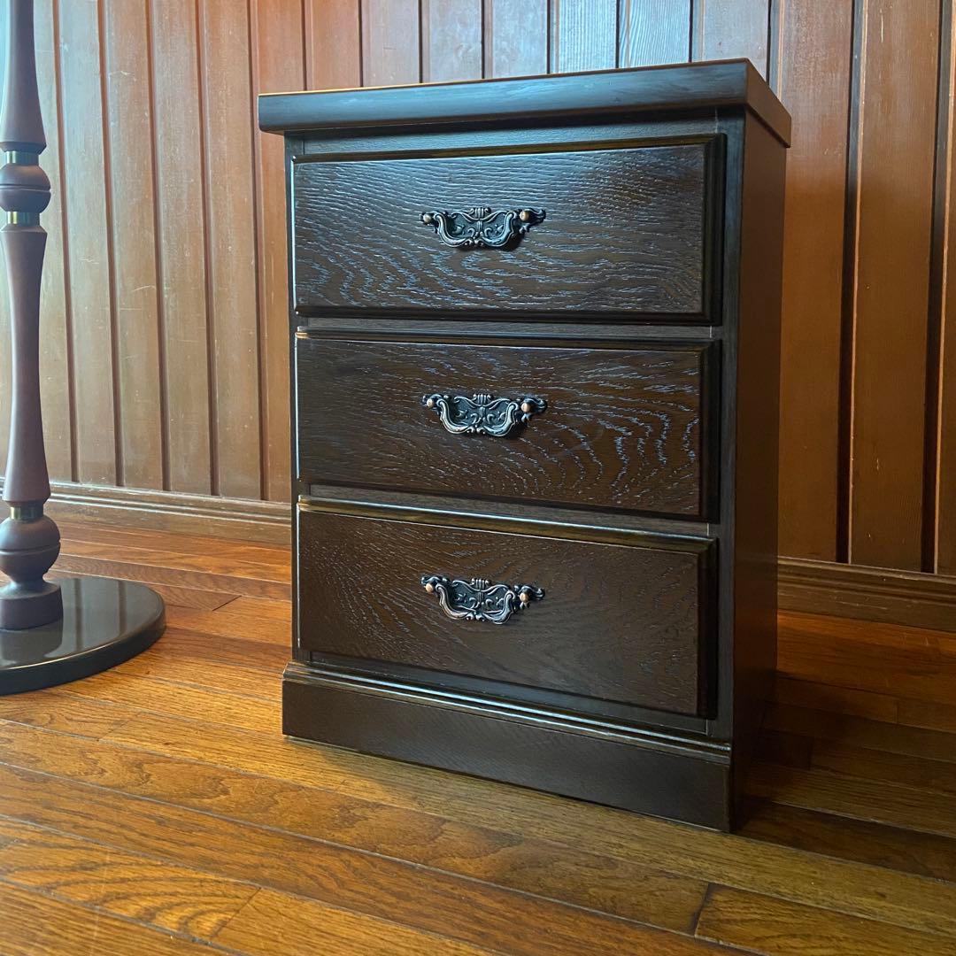 ベッドサイドキャビネット　アメリカ製　3段引き出し　ミニチェスト　ビンテージ家具