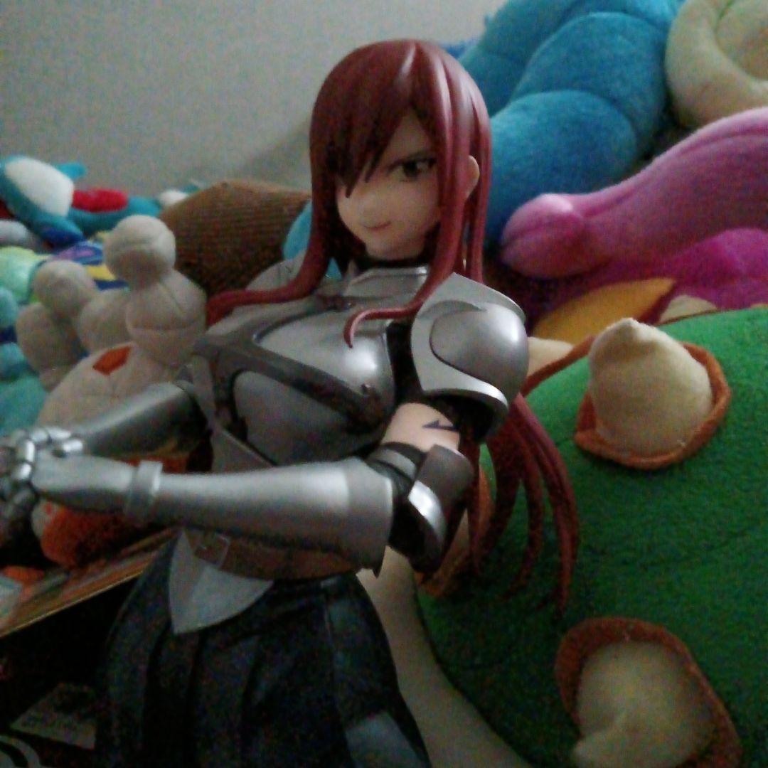 エルザ・スカーレット フィギュア 300体限定品 剣ありません 台座なし