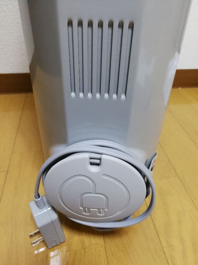 デロンギ　オイルヒーター　HJ0812