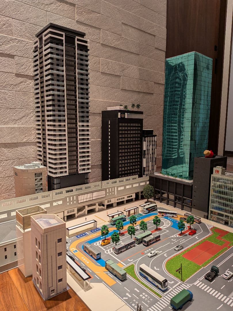 Nゲージ自作ストラクチャー　ミラーガラス風オフィスビル