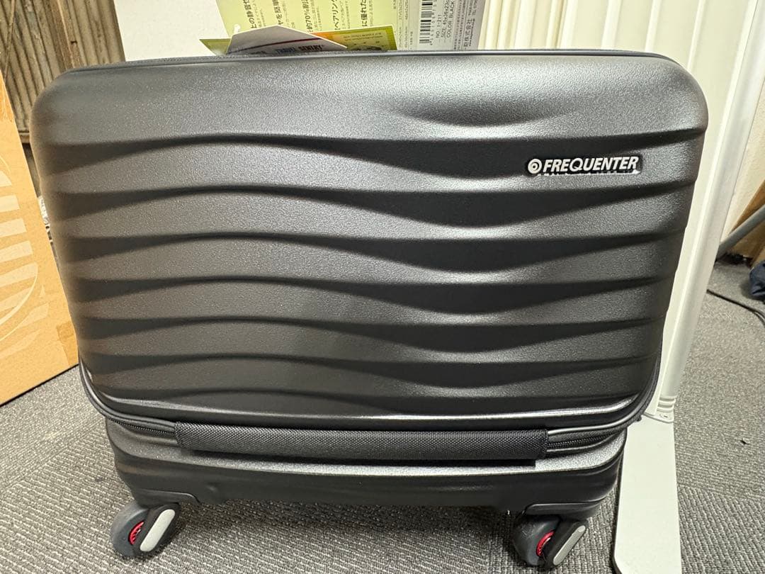 新品 FREQUENTER CLAM 横型 4輪 静音 機内持ち込み可