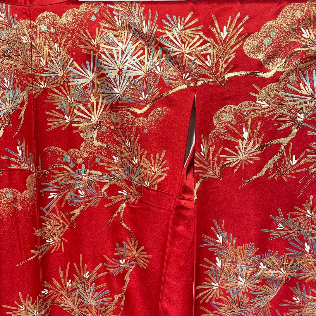 D773 振袖　松　牡丹　蝶々　金彩　正絹　着物　袷　極美品