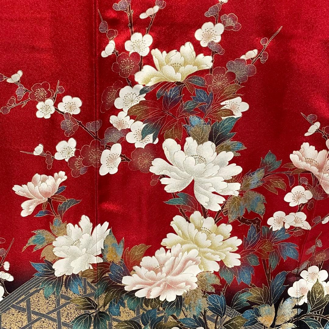 D773 振袖　松　牡丹　蝶々　金彩　正絹　着物　袷　極美品