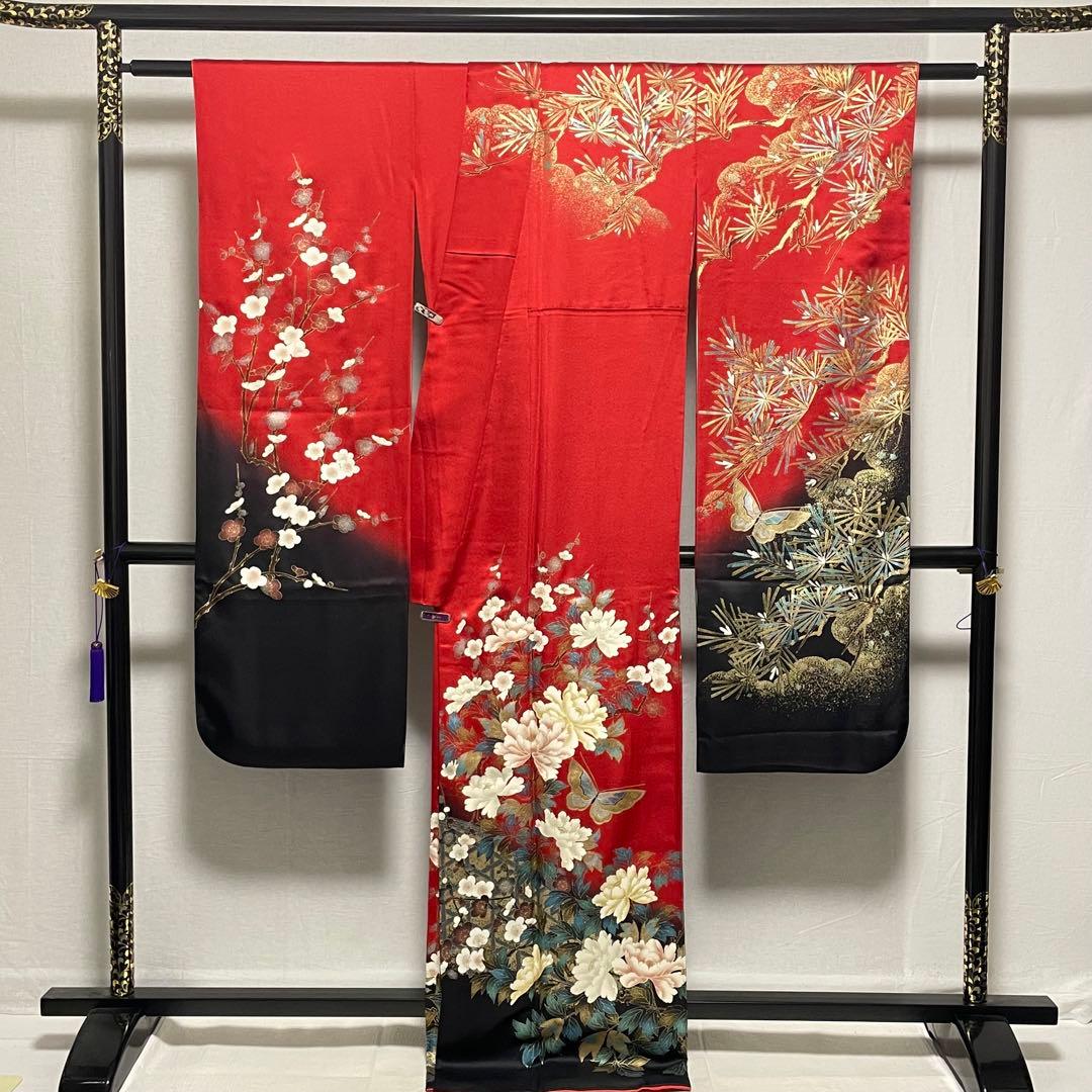 D773 振袖　松　牡丹　蝶々　金彩　正絹　着物　袷　極美品