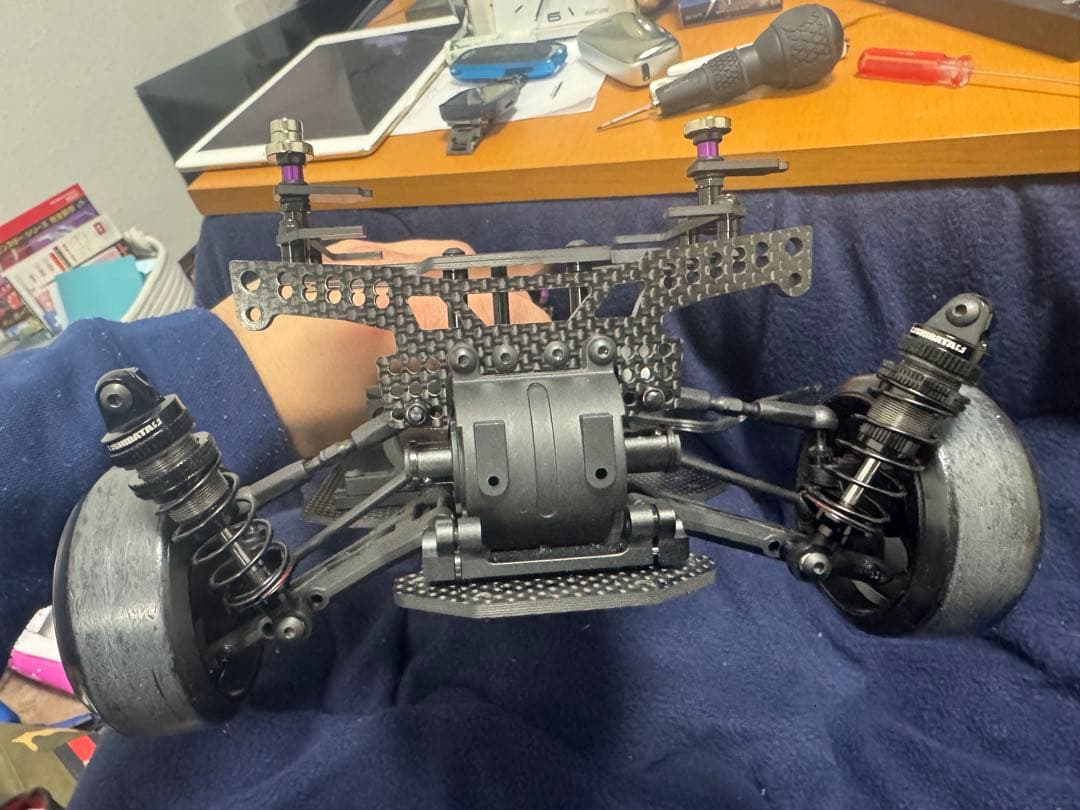 ミャクミャク品　ラジコン　シャーシ、サーボ付き