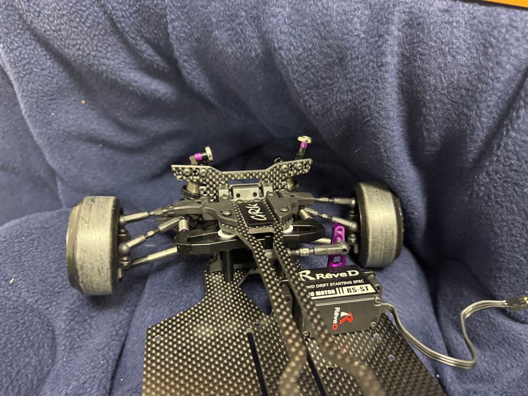 ミャクミャク品　ラジコン　シャーシ、サーボ付き