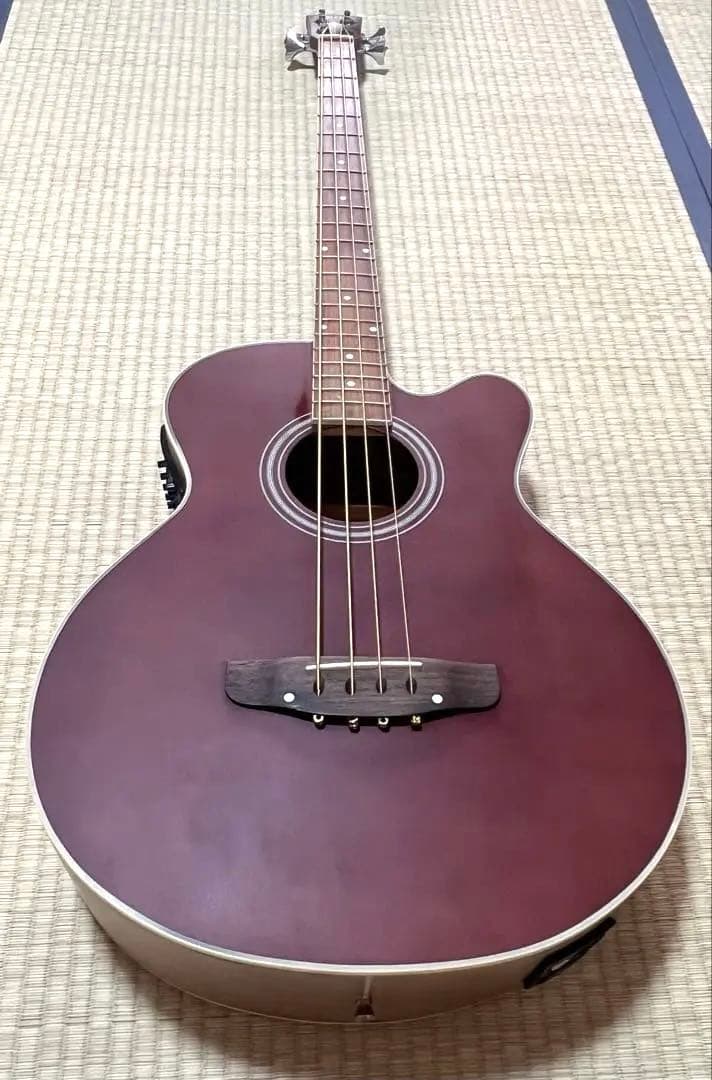 アコースティックベース　URIEL