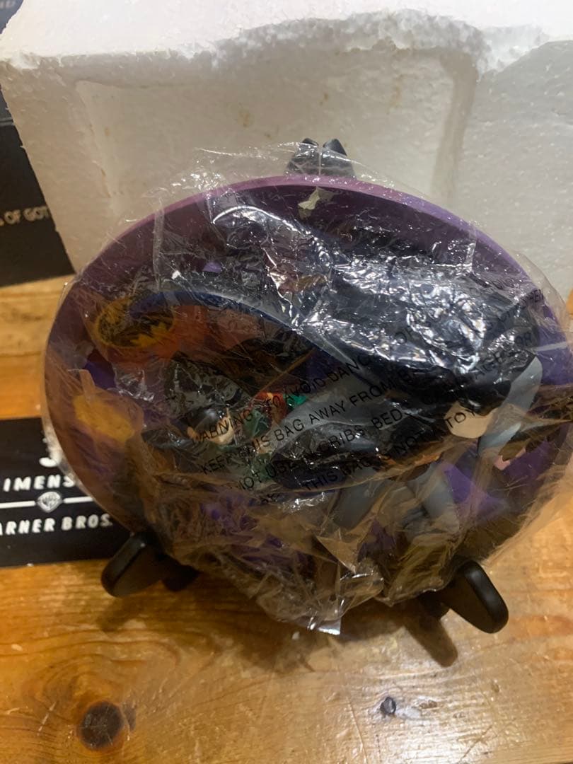 ワーナー バットマンスタチュー