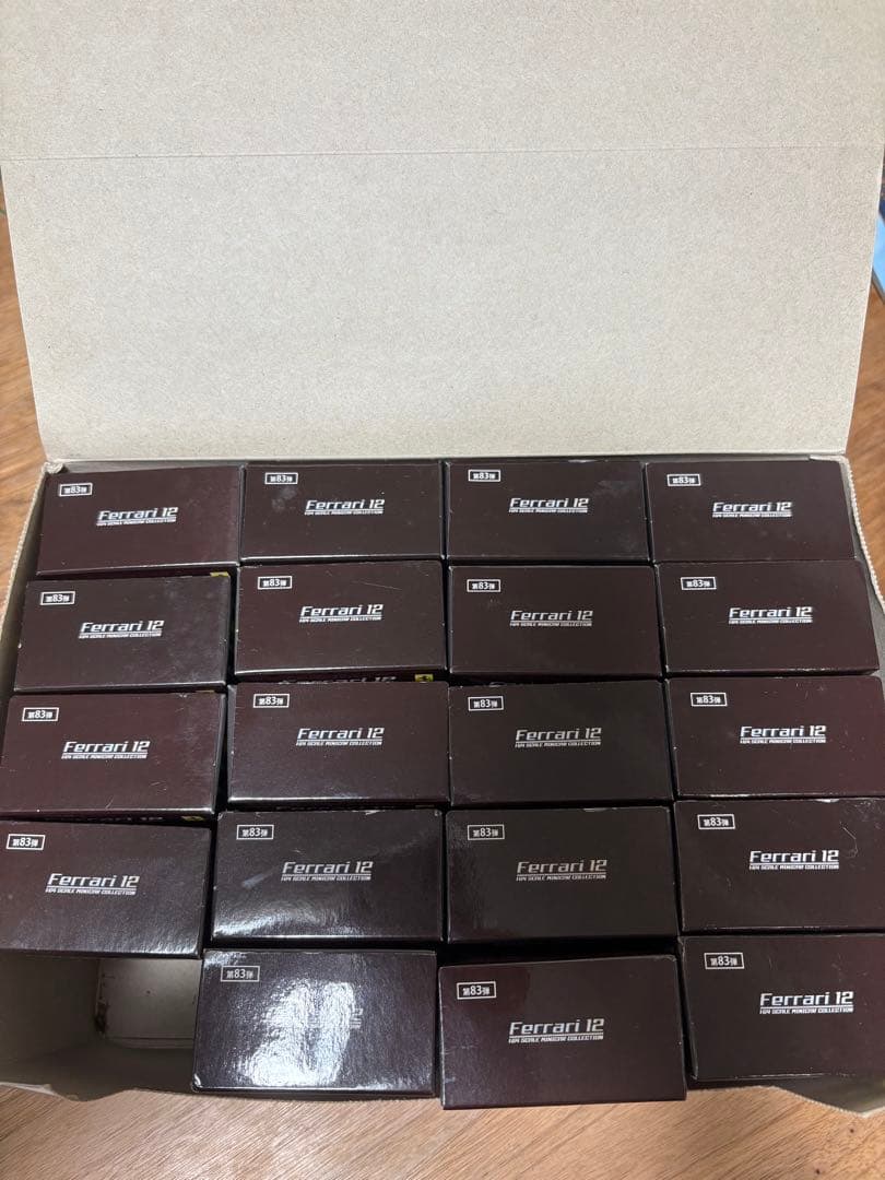 Ferrari 12 ミニカーコレクション 1:64