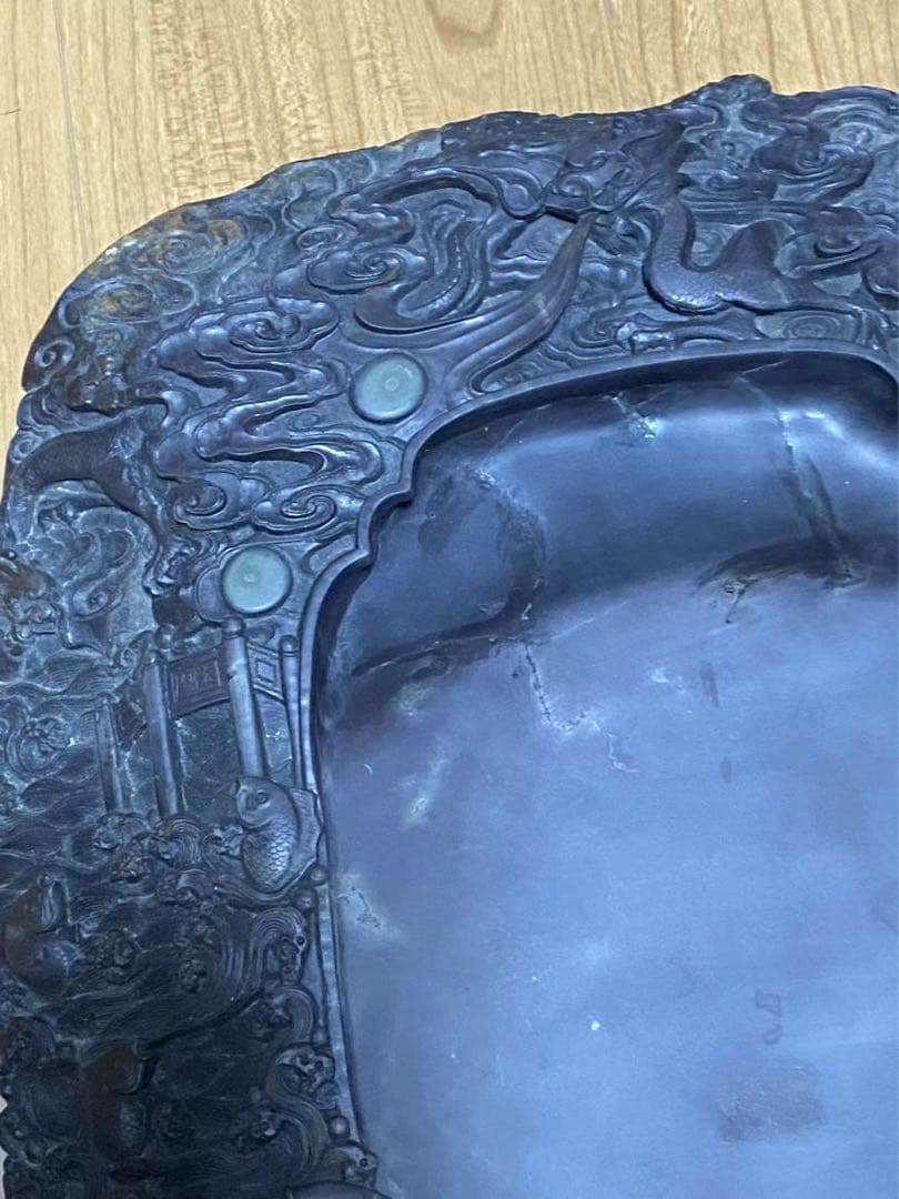 中国端溪硯石眼硯老坑龍魚彫文房四宝 年代物32cmx32x7.9cm重 10kg