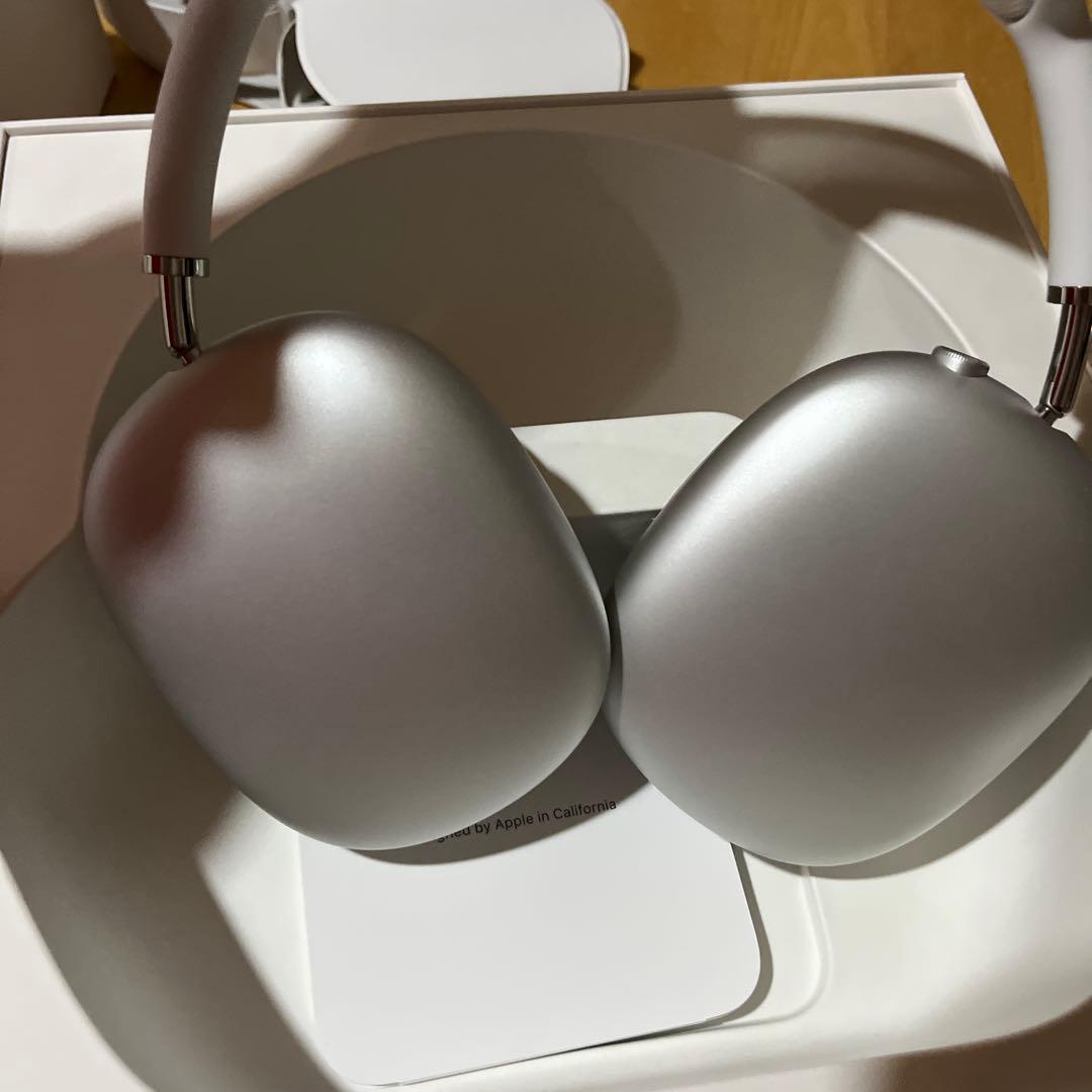 なな　AirPods Max