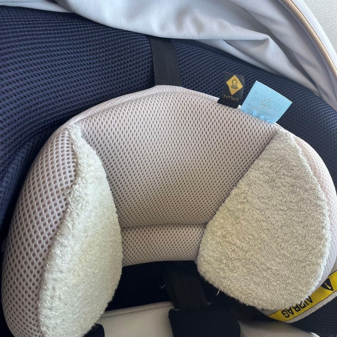 Combi 車用チャイルドシート ネイビー/ホワイト